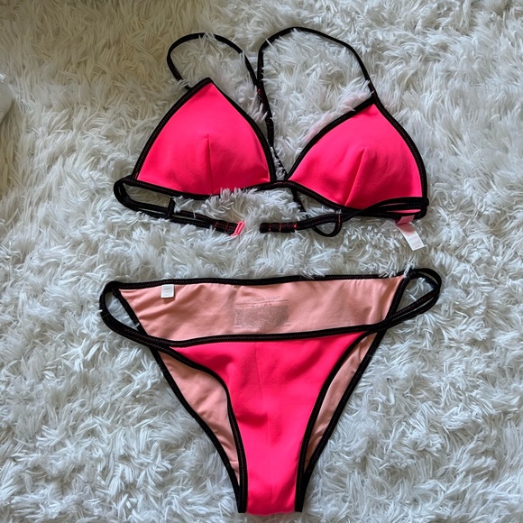 Victoria’s Secret string bikini - Picture 1 of 3
